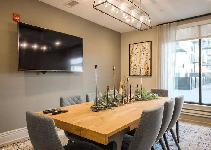 1br W Lounge Pool Gym Nr Metra Chi-863 *