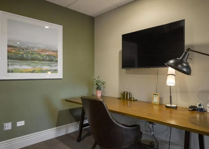 1br W Lounge Pool Gym Nr Metra Chi-863 Apartment Elmhurst