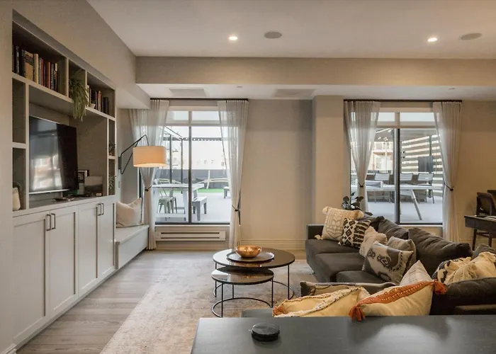 1br W Lounge Pool Gym Nr Metra Chi-863 *